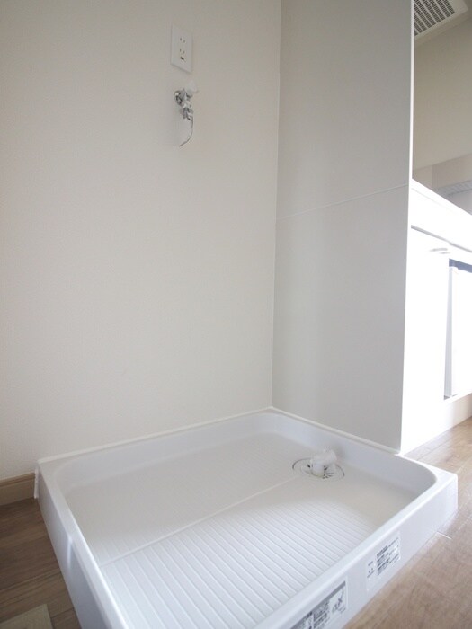 物件内観写真15　(洗濯機置場)