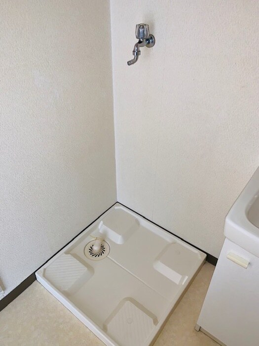 物件内観写真15　(洗濯機置場)