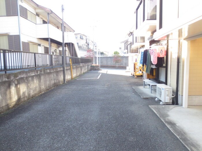 物件外観写真4　(駐車場)