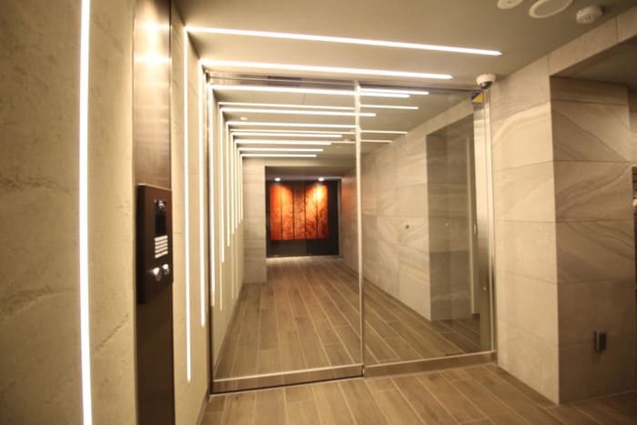 物件外観写真4　(エントランス部分)