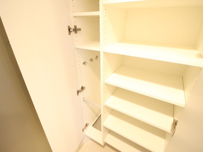 物件内観写真18　(靴箱)