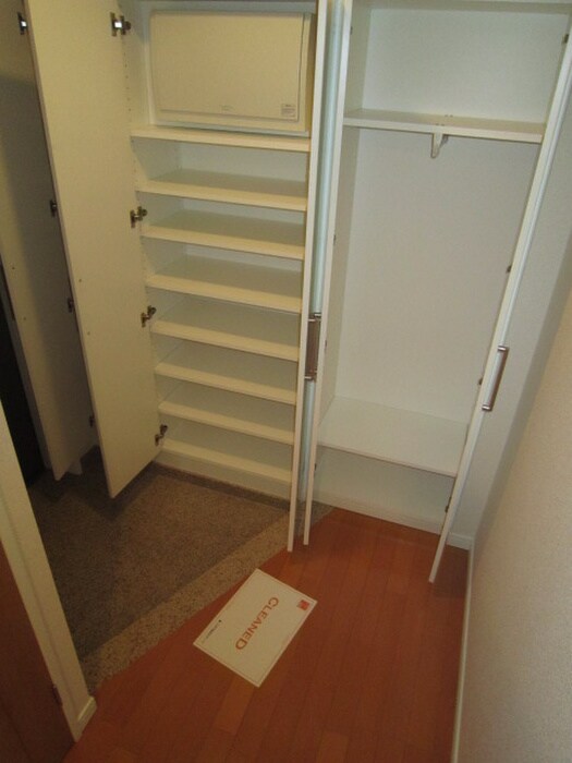 物件内観写真18　(靴箱)