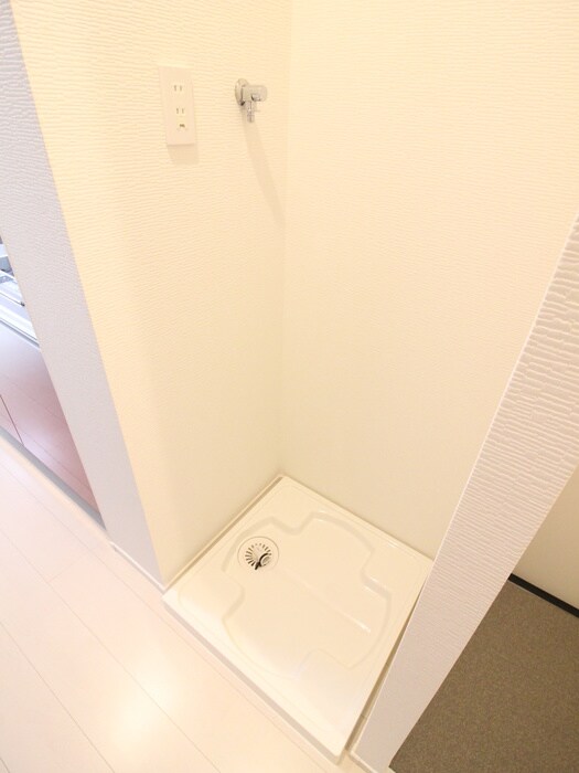 物件内観写真12　(洗濯機置場)