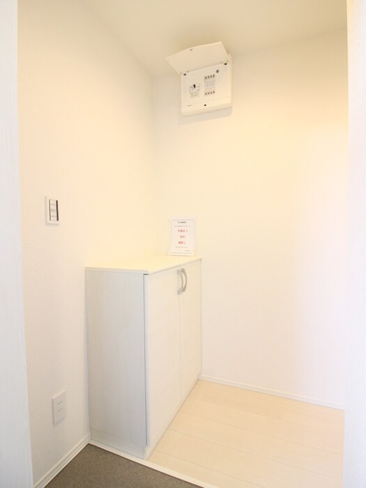 物件内観写真17　(玄関)