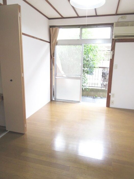 物件内観写真5　(居室)