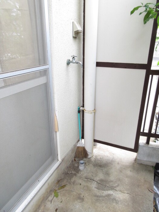 物件内観写真13　(洗濯機置場)