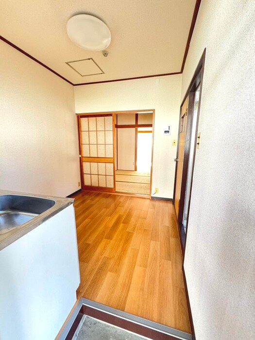 物件内観写真16　(玄関)