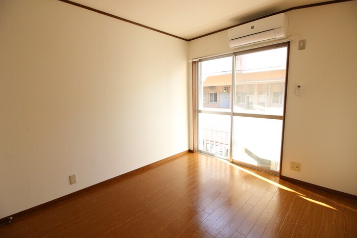 物件内観写真10　(居室)