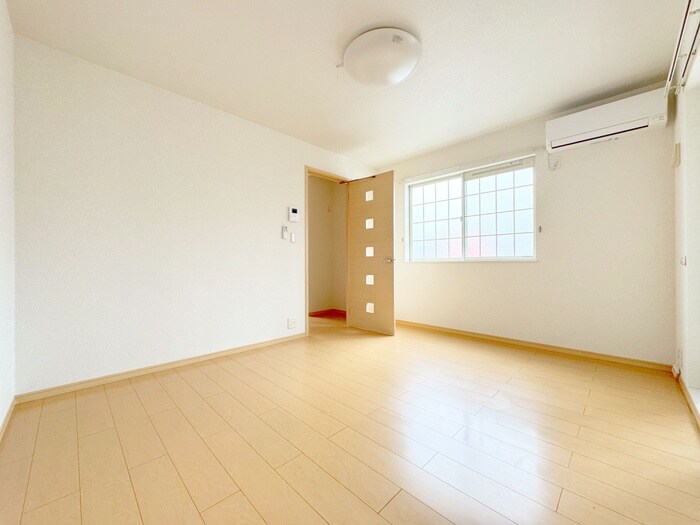 物件内観写真4　(居室)