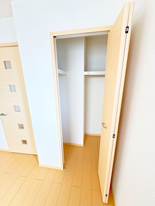 物件内観写真6　(収納)