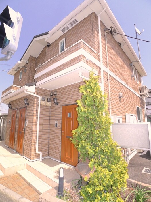 物件外観写真3　(エントランス部分)