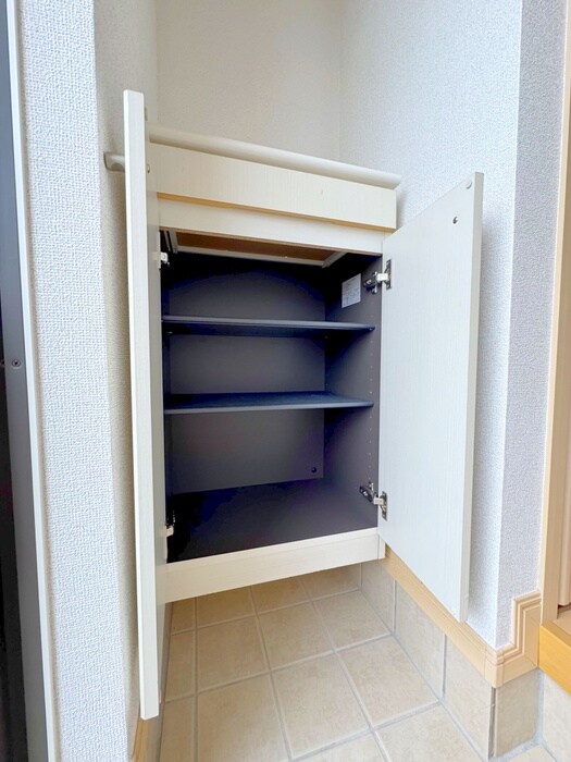 物件内観写真15　(靴箱)