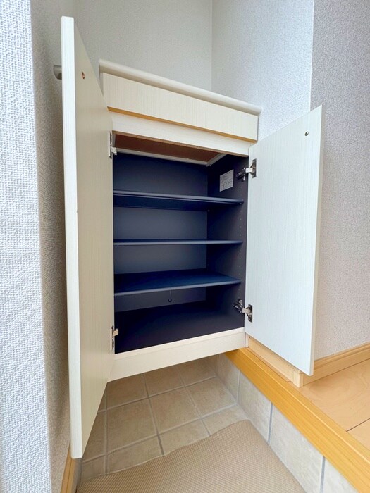 物件内観写真17　(靴箱)