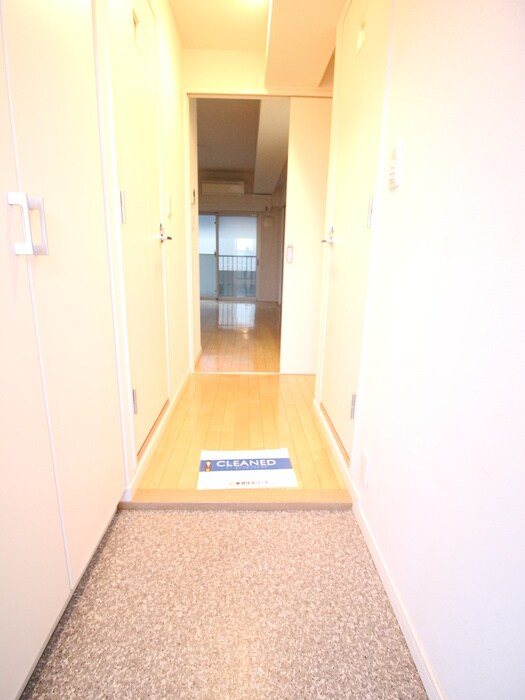 物件内観写真7　(玄関)