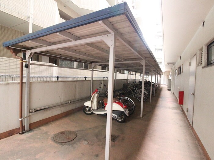 物件外観写真4　(駐輪場)