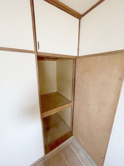 物件内観写真16　(収納)