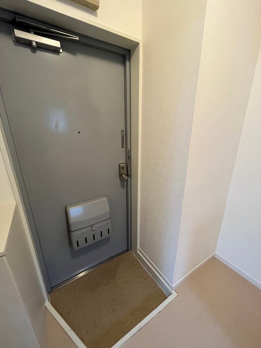 物件内観写真15　(玄関)
