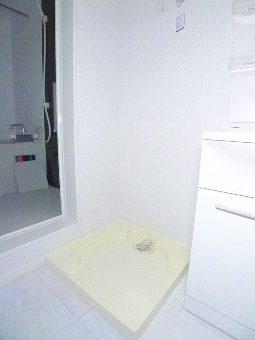 物件内観写真15　(洗濯機置場)