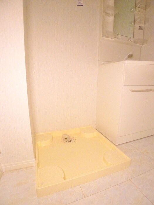 物件内観写真15　(洗濯機置場)