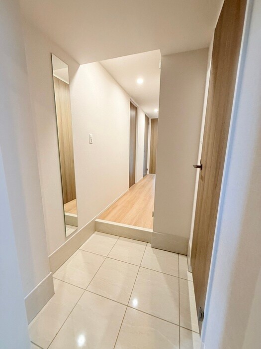 物件内観写真16　(玄関)