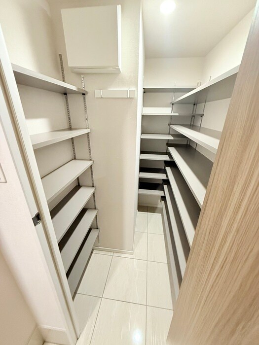 物件内観写真17　(靴箱)