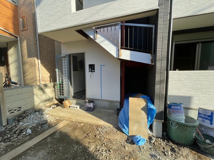 物件外観写真4　(エントランス部分)