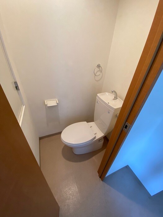 物件内観写真11　(トイレ)