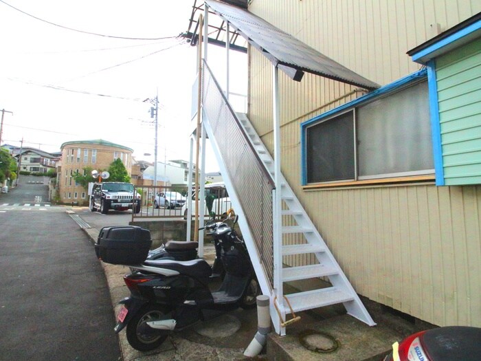 物件外観写真2　(エントランス部分)