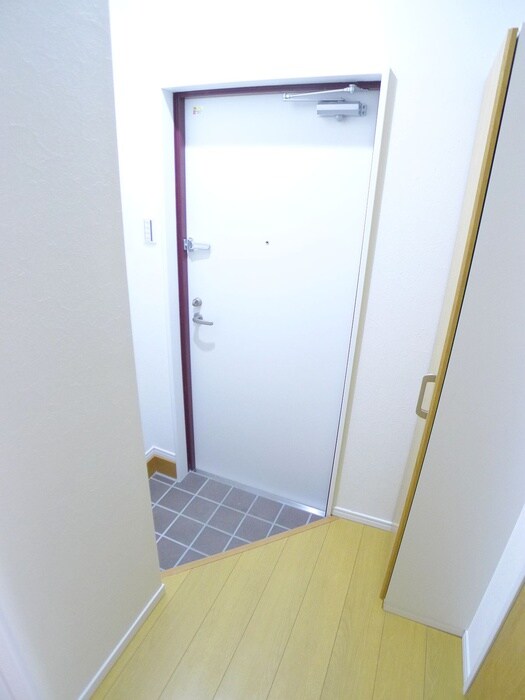 物件内観写真14　(玄関)