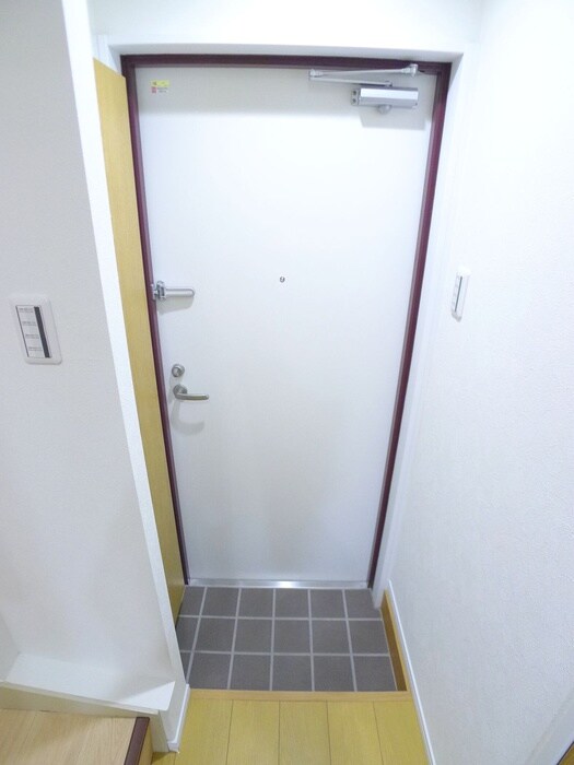 物件内観写真15　(玄関)