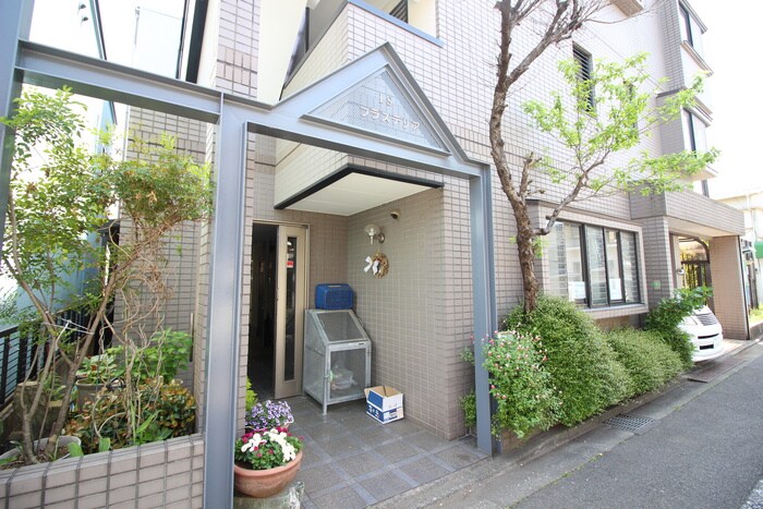 物件外観写真4　(エントランス部分)