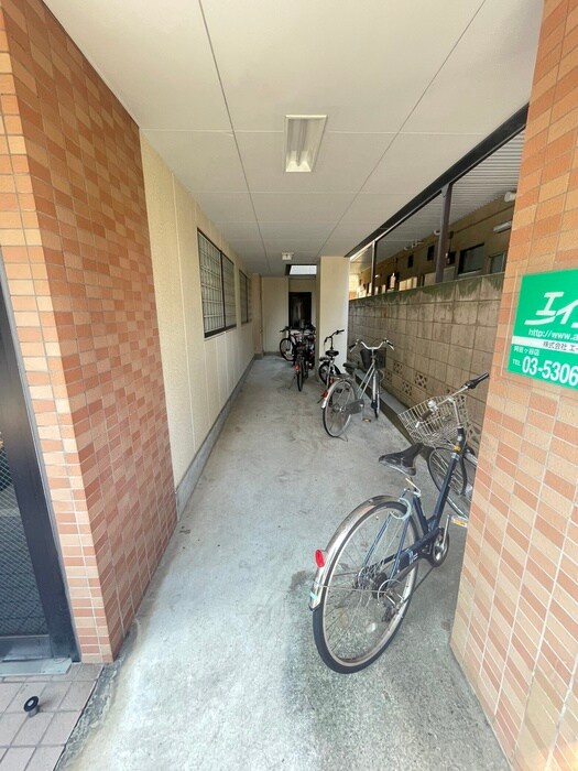 物件外観写真6　(駐輪場)