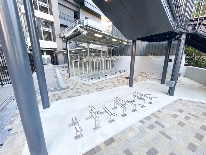 物件外観写真6　(駐輪場)