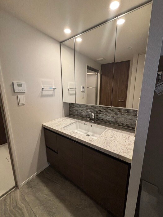 物件内観写真10　(洗面)