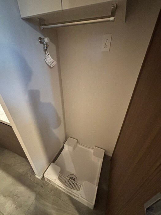 物件内観写真12　(洗濯機置場)