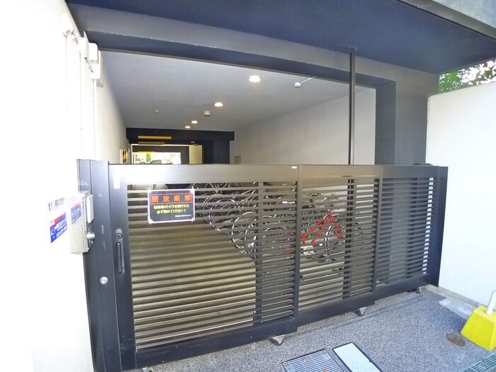 物件外観写真6　(駐輪場)