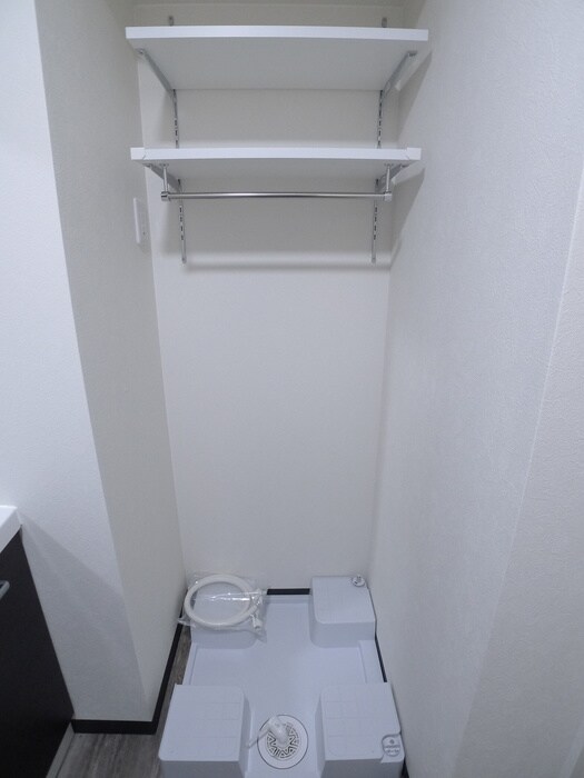 物件内観写真11　(洗濯機置場)