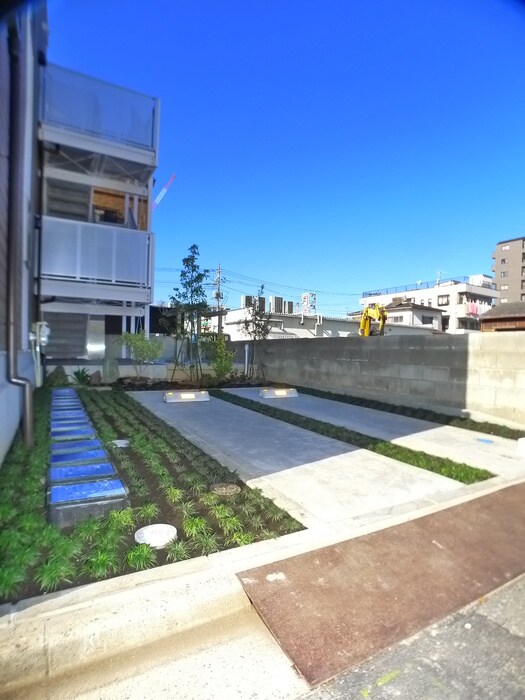 物件外観写真3　(駐車場)