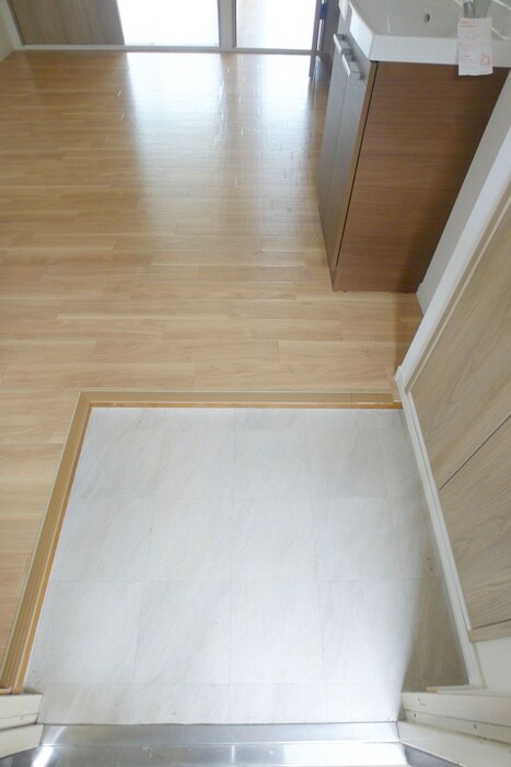 物件内観写真16　(玄関)