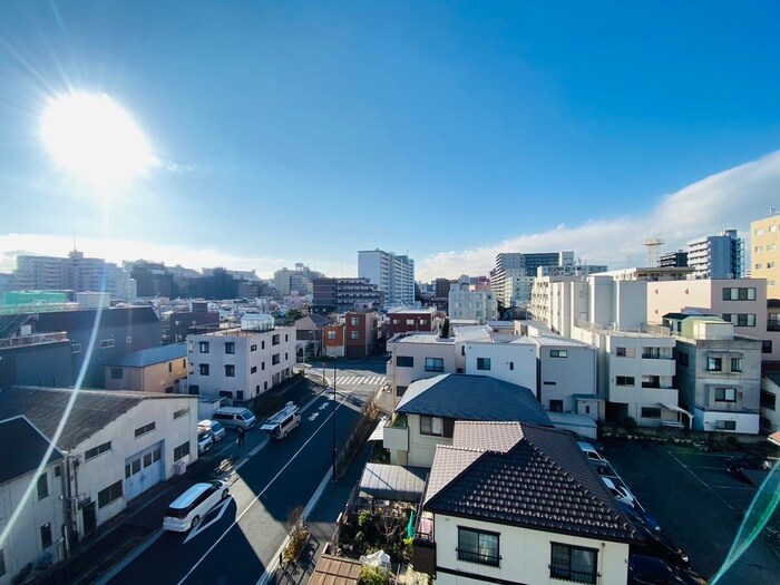 物件内観写真22　(室内からの展望)