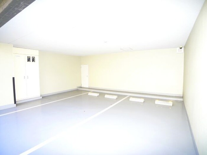 物件外観写真5　(駐車場)