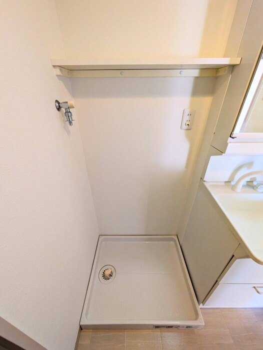 物件内観写真12　(洗濯機置場)