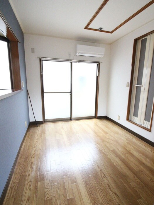 物件内観写真8　(居室)