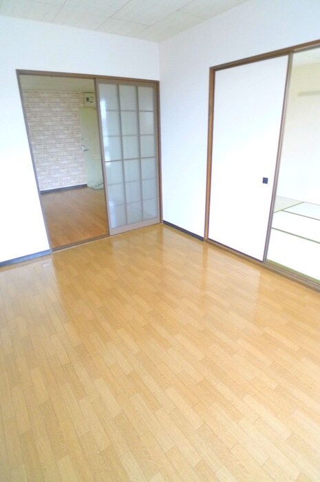 物件内観写真9　(居室)