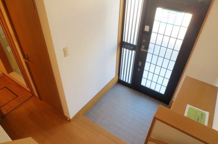 物件内観写真15　(玄関)
