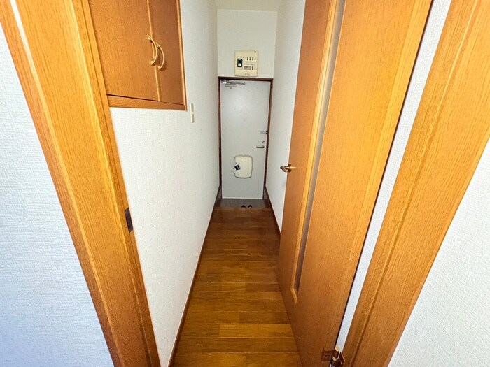 物件内観写真15　(廊下)