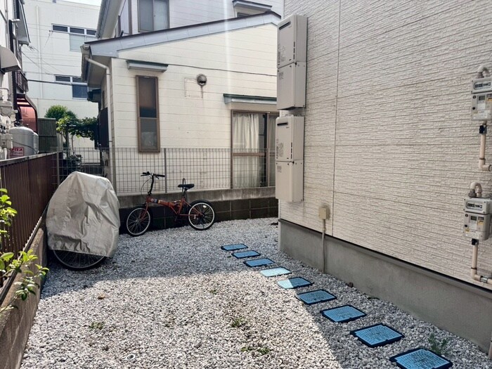 物件外観写真3　(駐輪場)