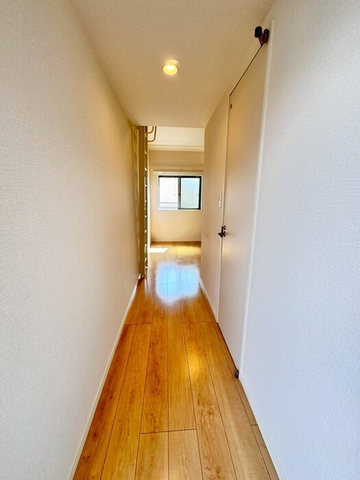 物件内観写真16　(廊下)