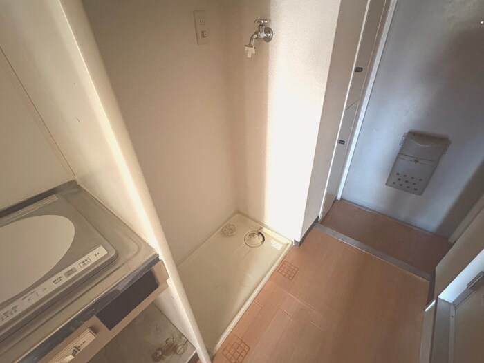 物件内観写真14　(洗濯機置場)