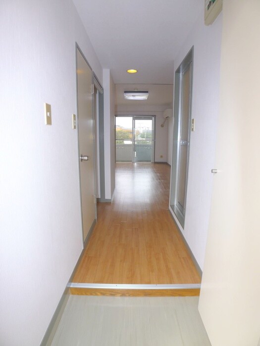 物件内観写真21　(玄関)